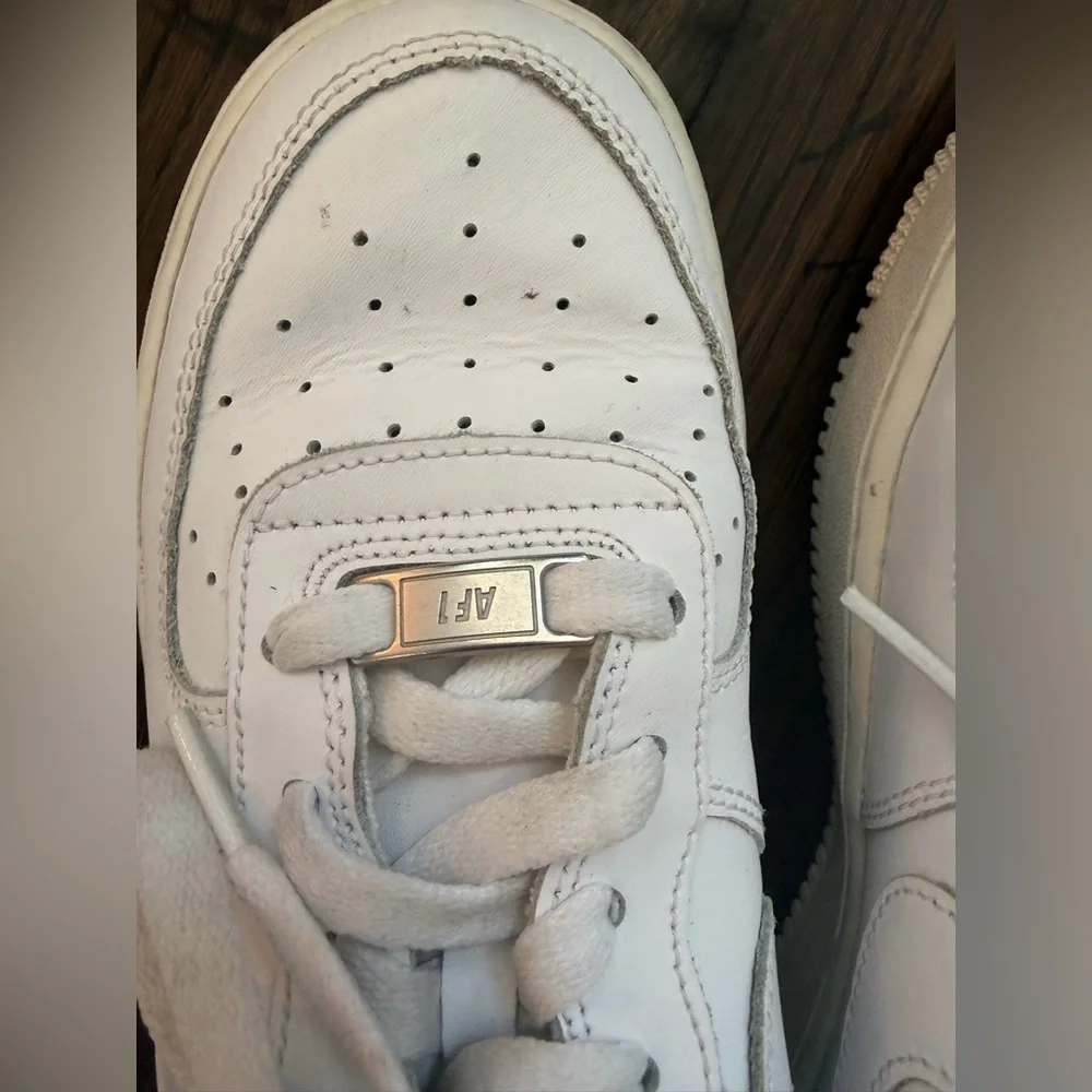 Nike Kids Air Force 1 White Sneakers size 6y used great condition - Picture 4 of 10